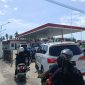 Antrian panjang di SPBU Dabo Singkep | Foto : Zonamu/Wandi