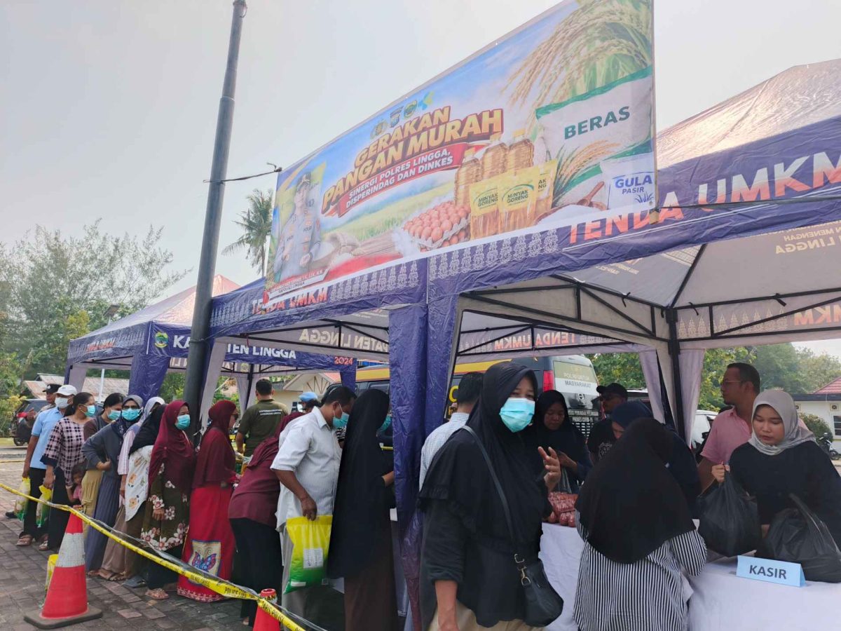 Gerakan Pangan Murah bagi Masyarakat Dabo Singkep | Foto : Zonamu/Wandi