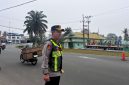 Kapolres Lingga AKBP Ahmad Andi Suryadi saat memantau langsung operasi seligi 2026 | Foto : Humas Polres Lingga