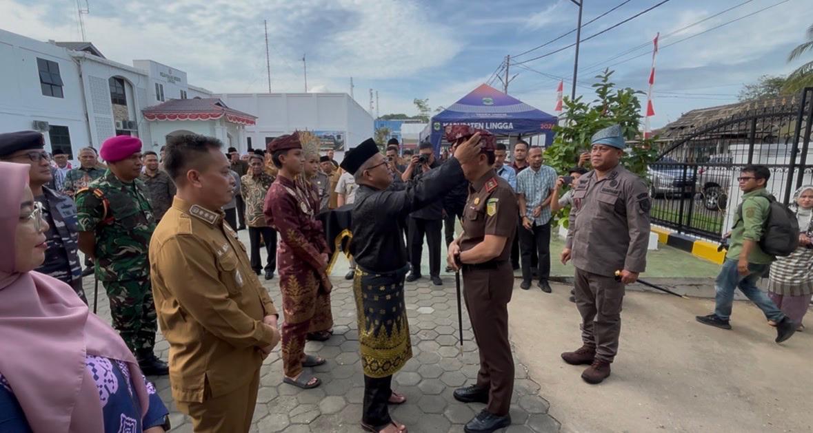Kajati Kepri Kunjungan Kerja ke Kejari Lingga | Foto : Wandi