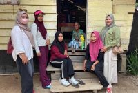 Mak Limah, Berbagi di Jumat Berkah | Foto : Ifaturamadan Adi Saswandy