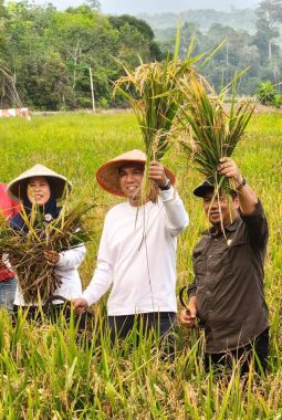 Petani Desa Lanjut Berjuang di Tengah Ancaman Kekeringan