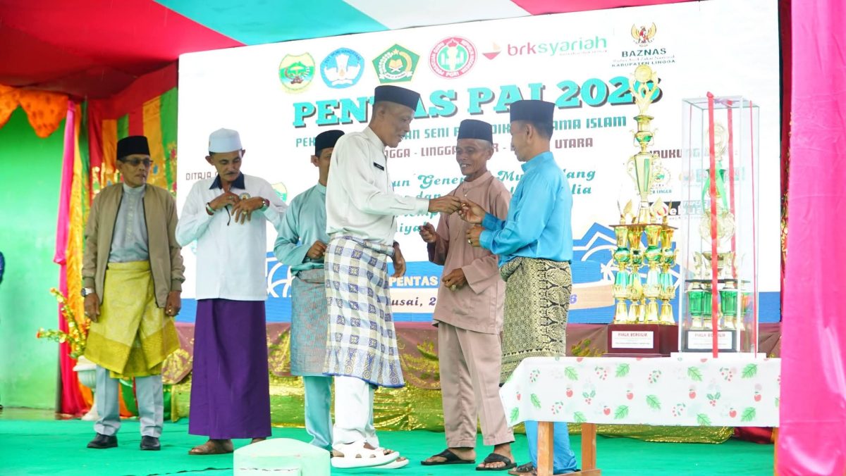 Sekda Lingga saat membuka kegiatan PAI di desa Musai | Foto : Diskominfo Lingga