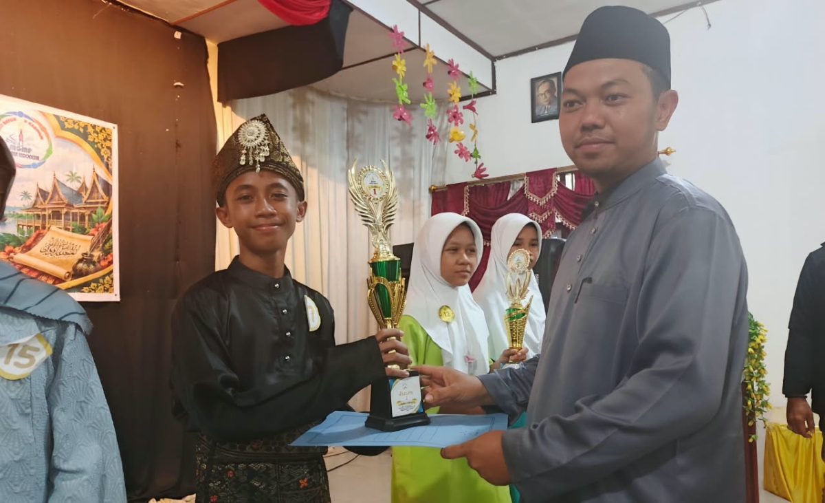 Siswa Satap Kundur Juara Pidato Bahasa Melayu | Foto : Zonamu/Cahyo