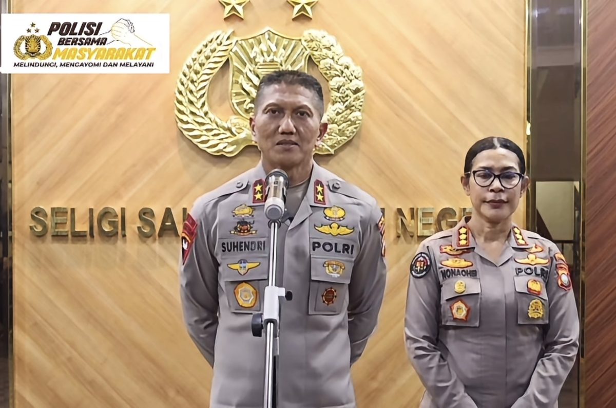 Kapolda Kepri Irjen Pol Suhendri didampingi Kabid Humas Polda Kepri Kombes Pol. Dr. Nona Pricillia Ohei saat memberikan himbauan terkait pemadaman listrik | Foto : Zonamu/Ist