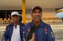 Wabup Lingga didampingi Ketua Umum KONI Lingga saat diwawancarai | Foto : Wandi