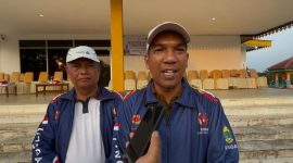 Wabup Lingga didampingi Ketua Umum KONI Lingga saat diwawancarai | Foto : Wandi